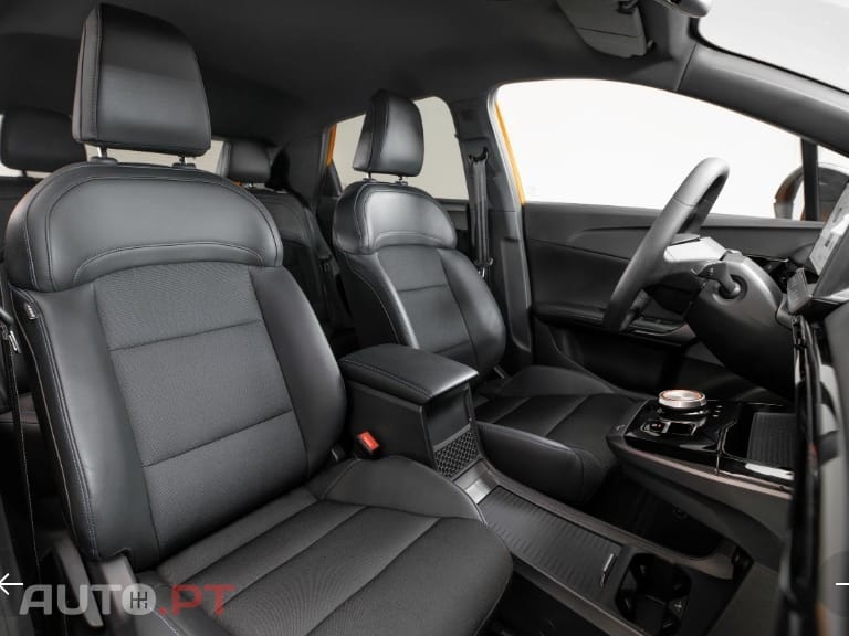 MG MG4 MG4 ELECTRIC 64KWH  2WD LUXURY 10 KM