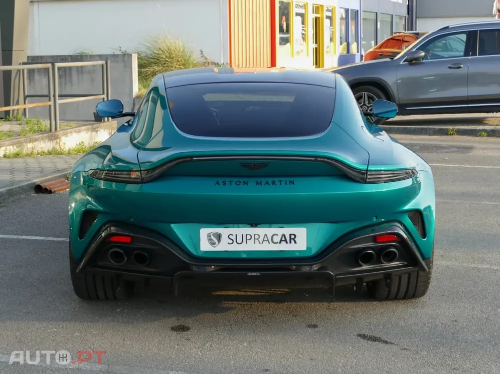 Aston Martin Vantage Coupé V8