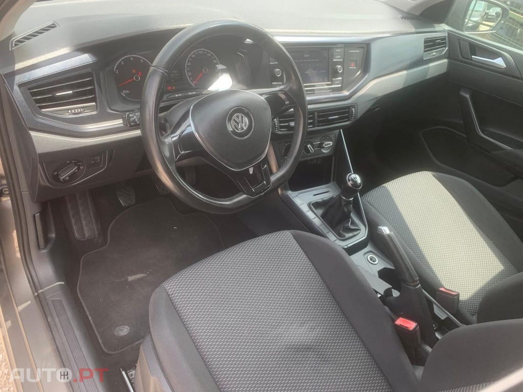 Volkswagen Polo 1.0 Confortline