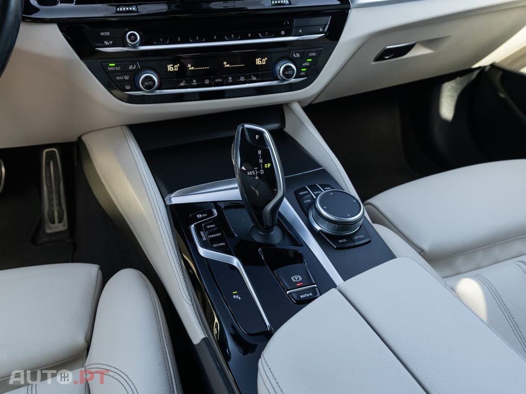 BMW 520 d Pack Desportivo M Auto