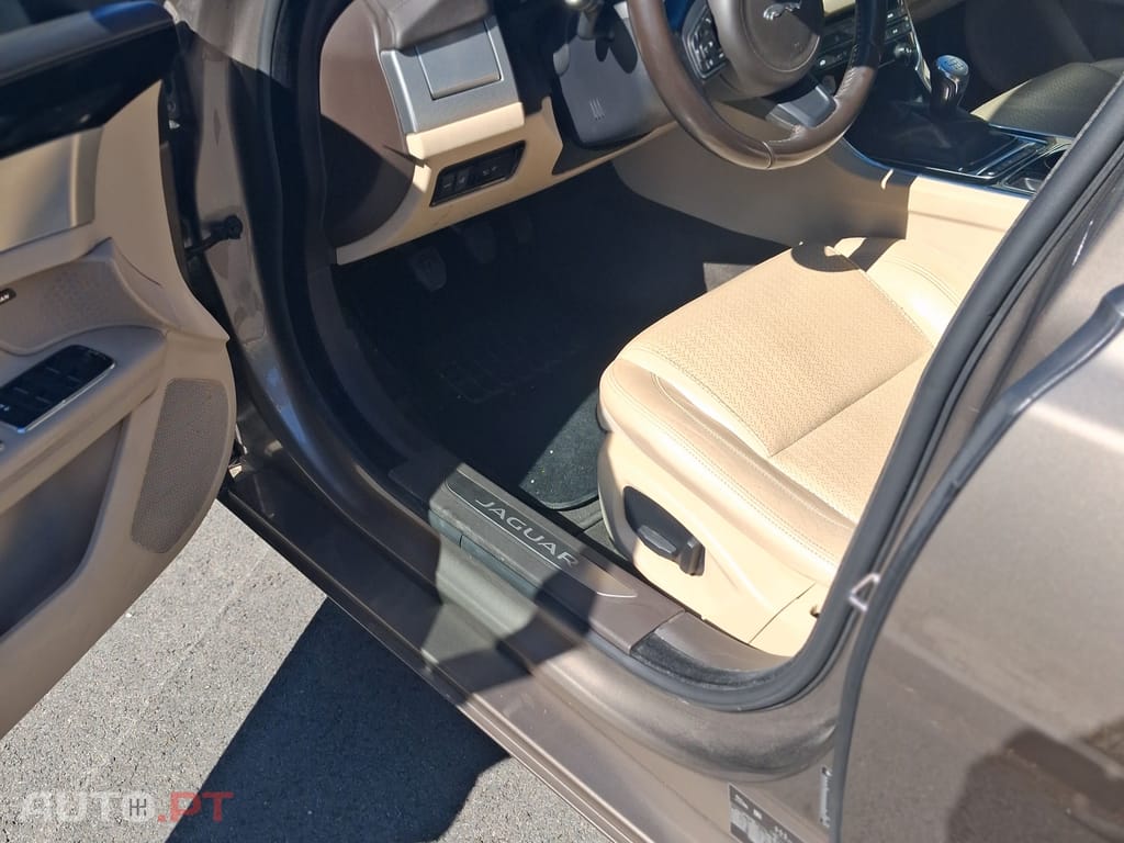 Jaguar XF 2.0 Prestige