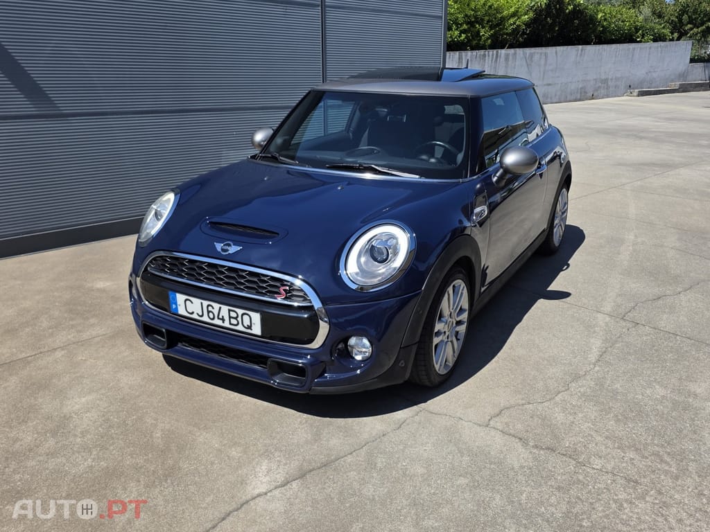 MINI Cooper Cooper SD Auto Seven