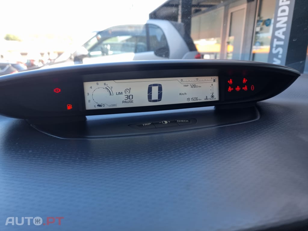 Citroen C4 1.4 16V SX