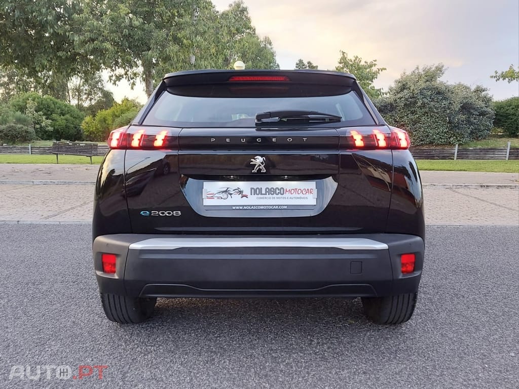 Peugeot E-2008 50 kWh Active Pack