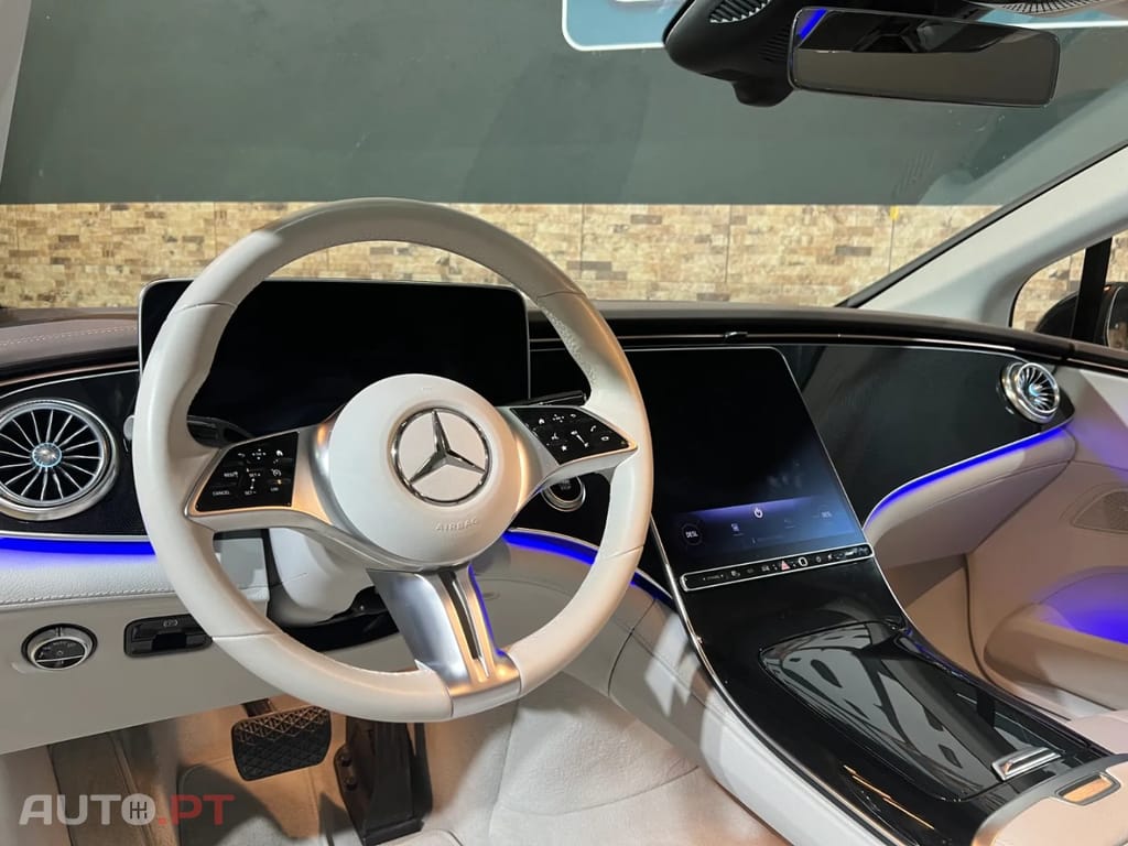 Mercedes-Benz EQE 300 Electric Art