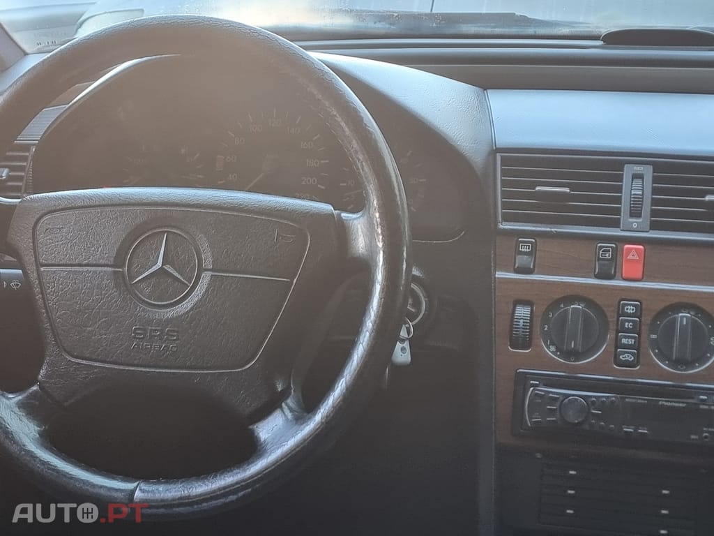 Mercedes-Benz C 250 D Elegance