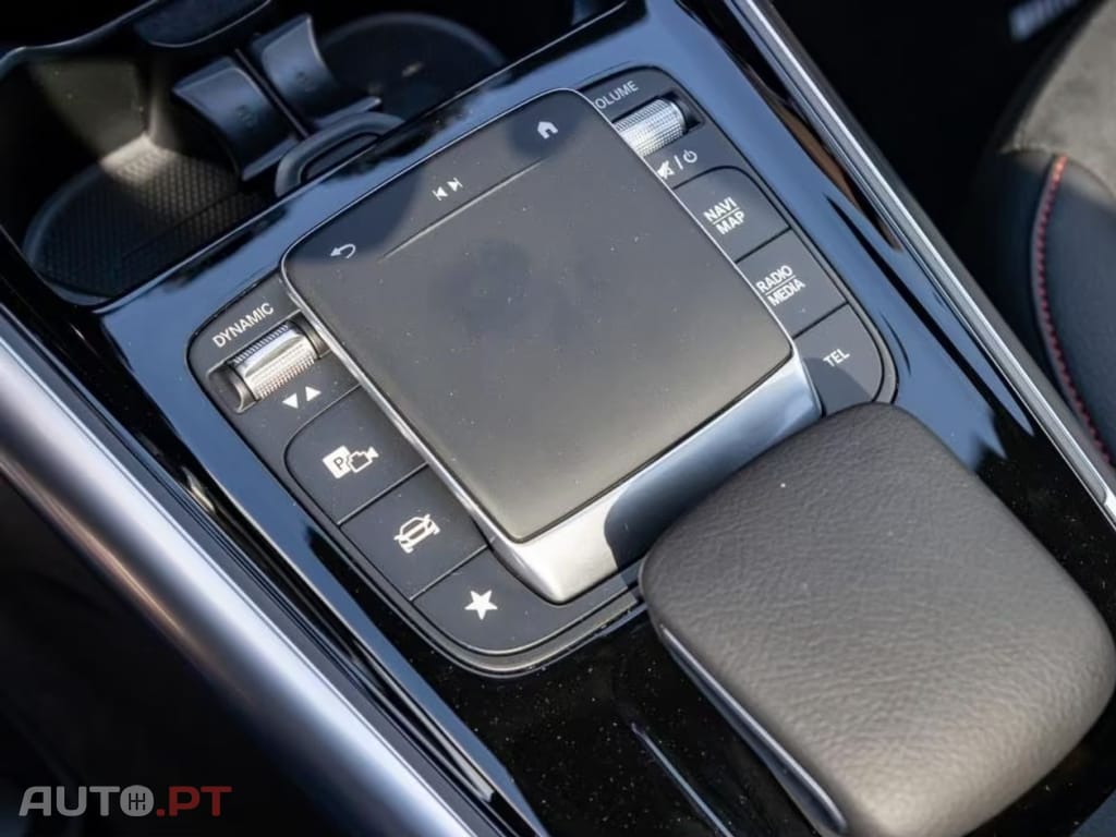 Mercedes-Benz GLA 250 I.V.A DEDUTIVEL e AMG Line 
