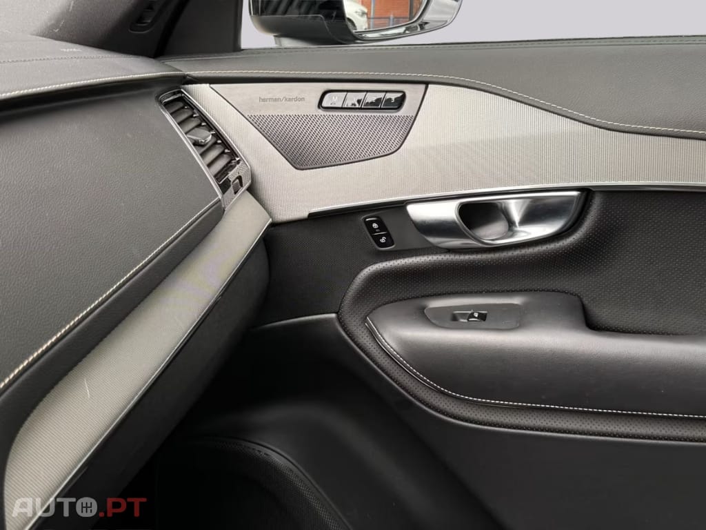 Volvo XC90 T8 R  I.V.A DEDUTIVEL