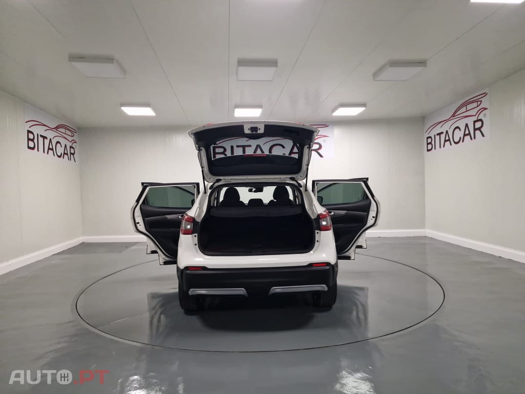 Nissan Qashqai 1.5 dCi N-Connecta