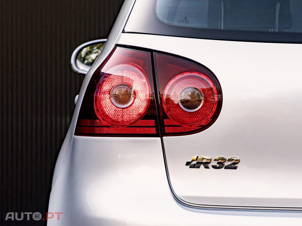 Volkswagen Golf 3.2 R32 4Motion