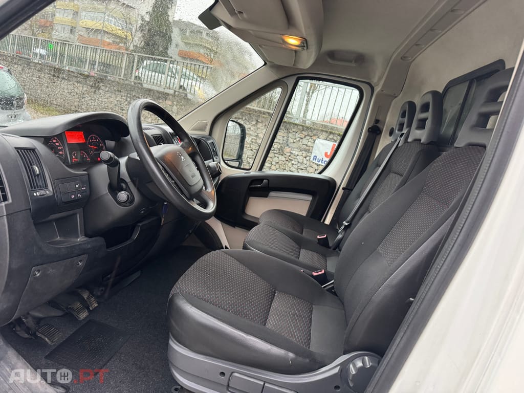 Peugeot Boxer Outro