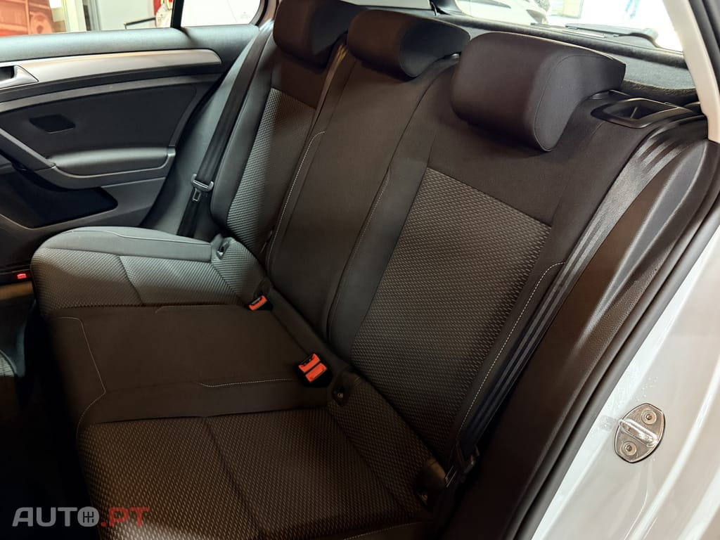 Volkswagen Golf 1.0 TSI Confortline