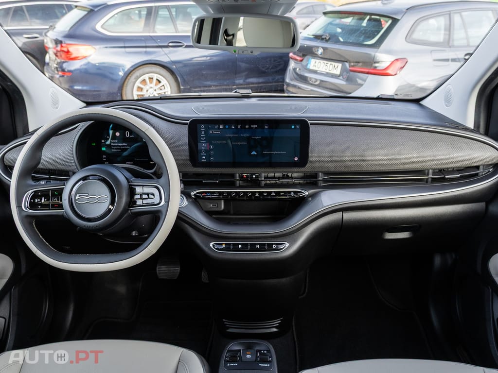 Fiat 500e 42kWh la Prima (by Bocelli)