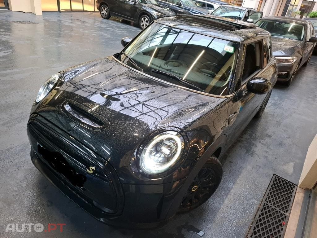 MINI Cooper Cooper SE Camden Edition