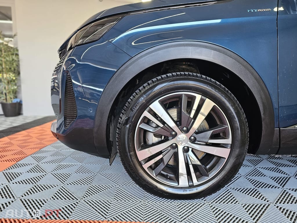 Peugeot 3008 1.6 Hybrid  EAT8 Allure