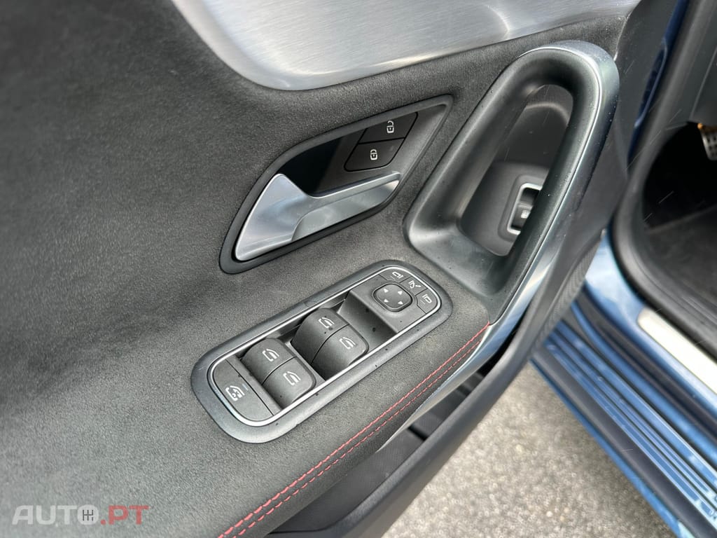 Mercedes-Benz A 250 e AMG Line