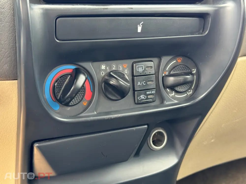 Nissan Terrano Outro