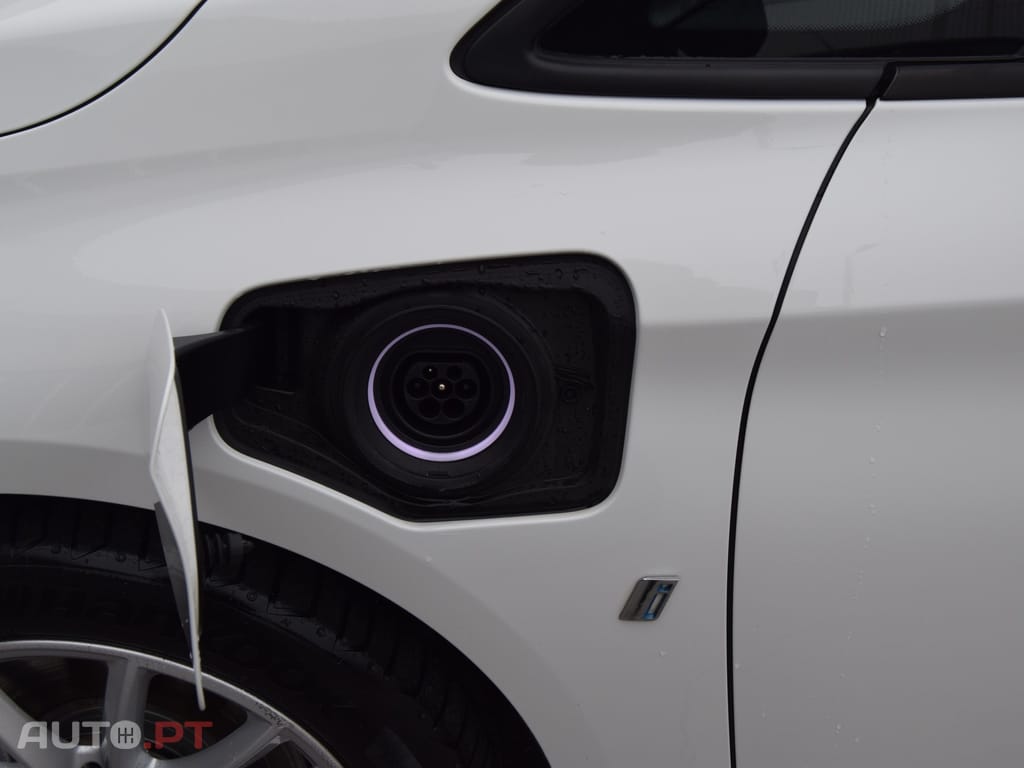BMW 225 xe