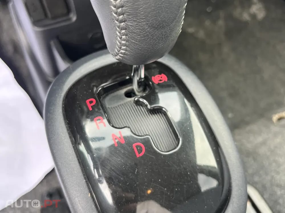 Peugeot iOn Active