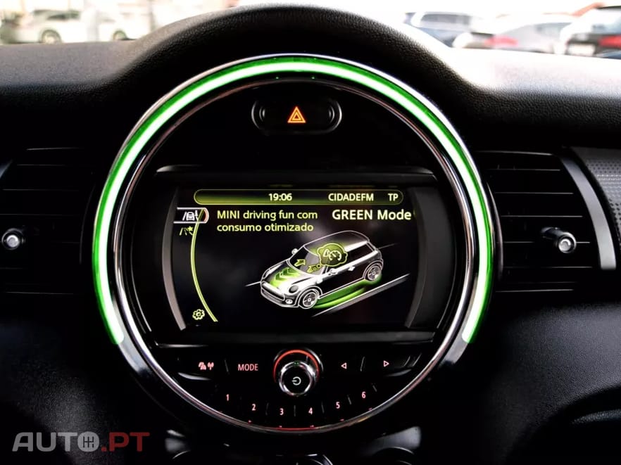 MINI Cooper Cooper D Auto