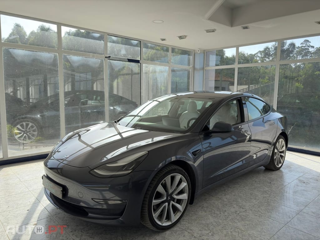 Tesla Model 3 Long-Range Dual Motor AWD