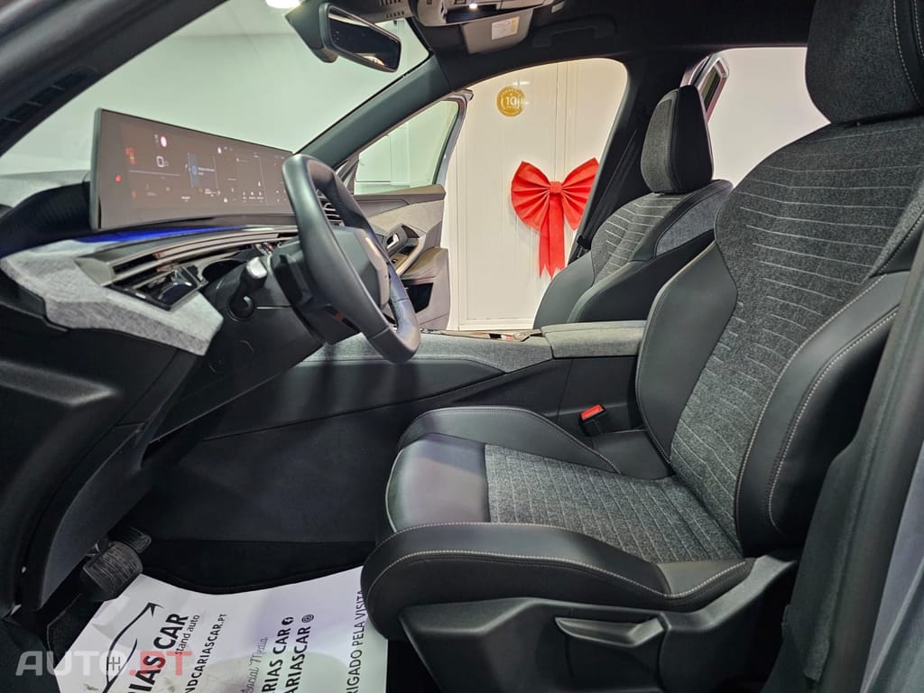 Peugeot 3008 1.2 Hybrid Allure e-DCS6