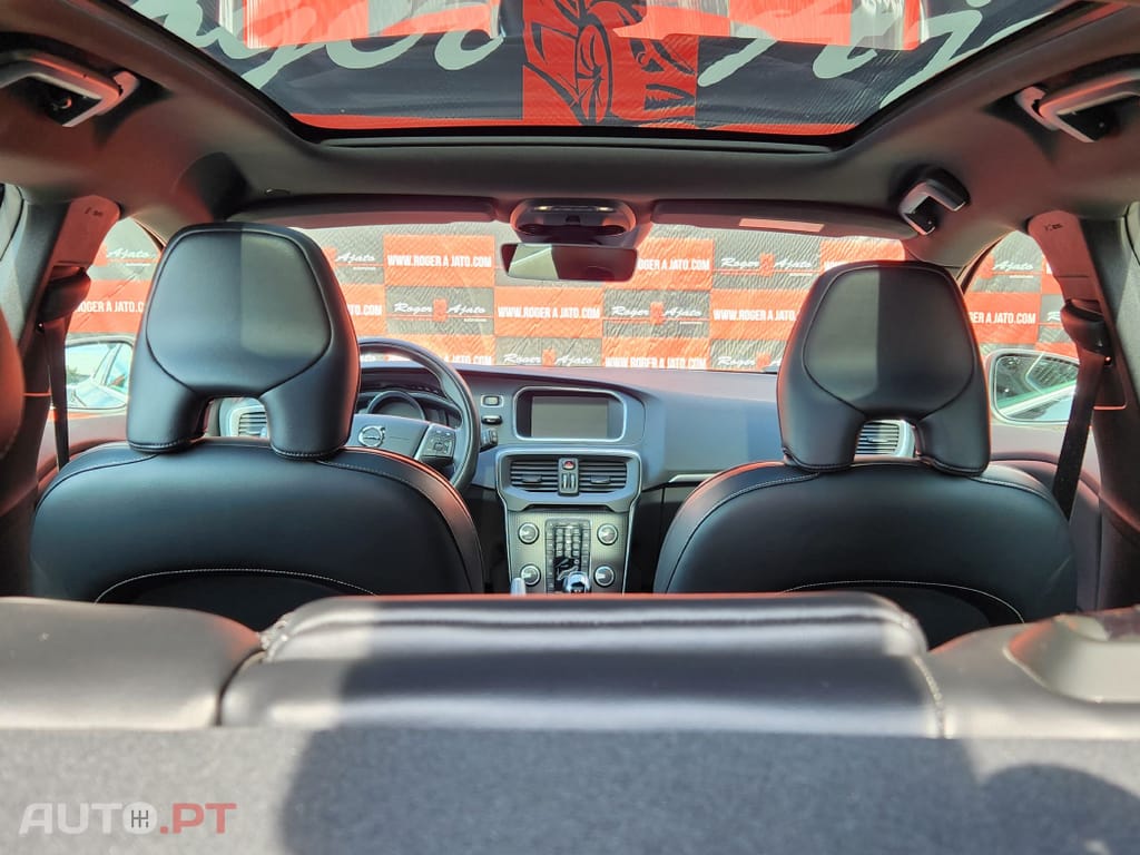 Volvo V40 2.0 D3 R-Design