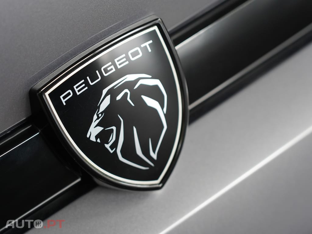 Peugeot 408 1.2 PureTech Allure EAT8
