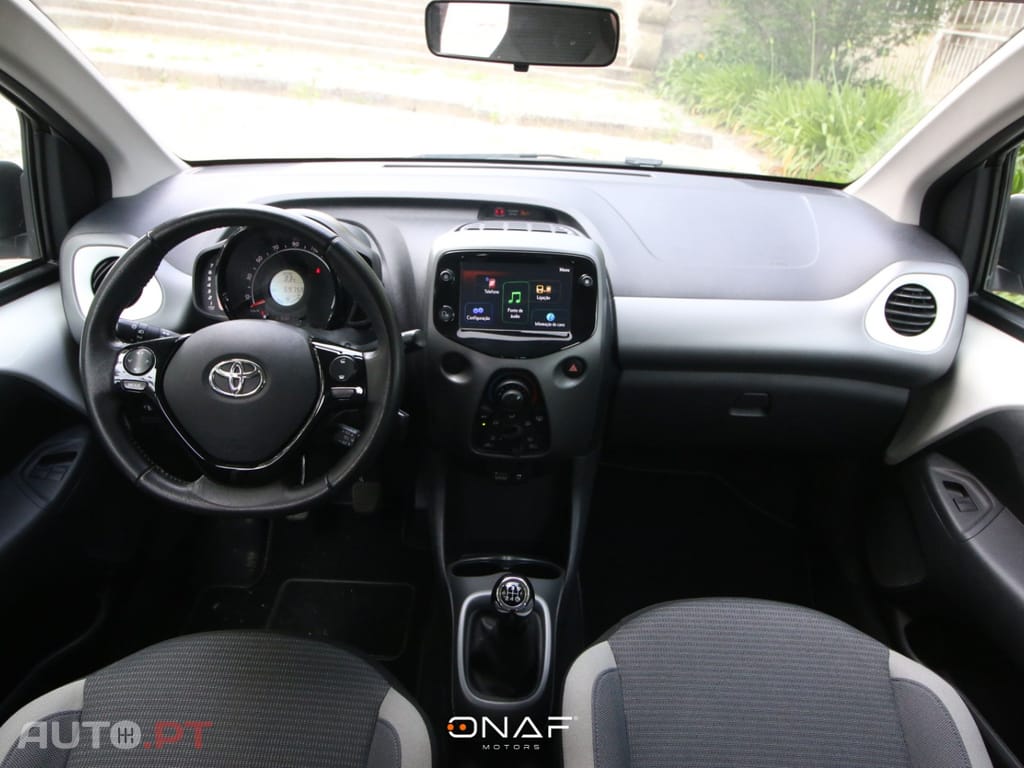 Toyota Aygo X 1.0 VVT-i X-Play