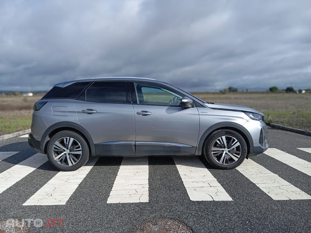 Peugeot 3008 Plug-In Hybrid 225 e-EAT8 Allure Pack