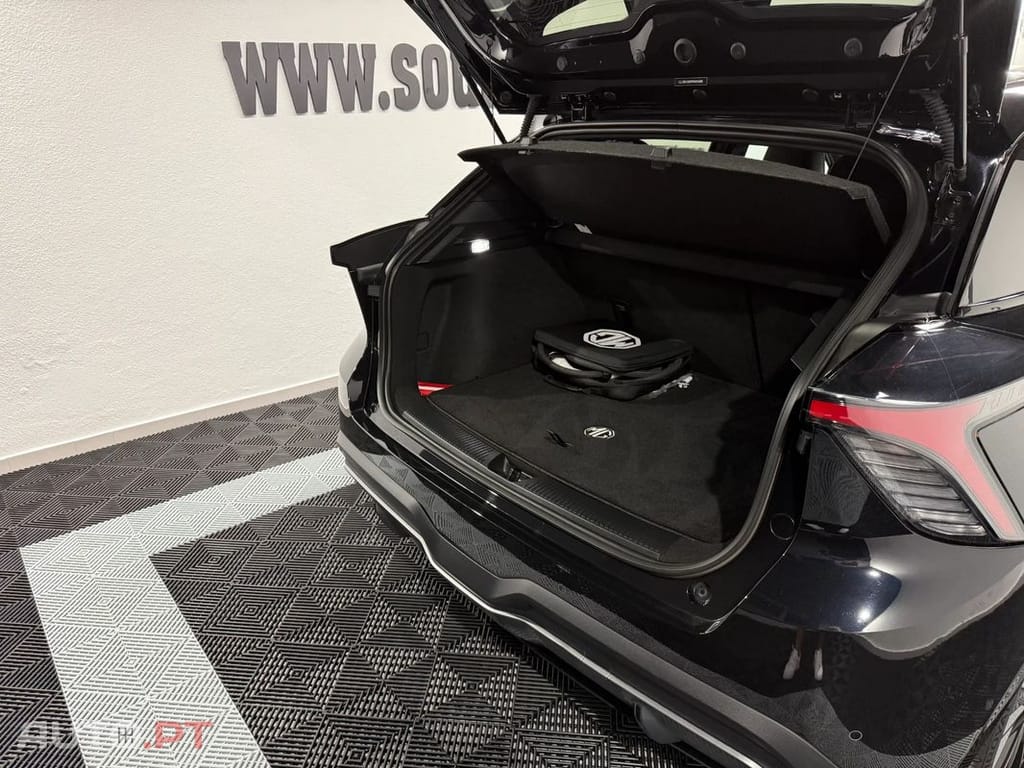 MG MG4 64 kWh Luxury