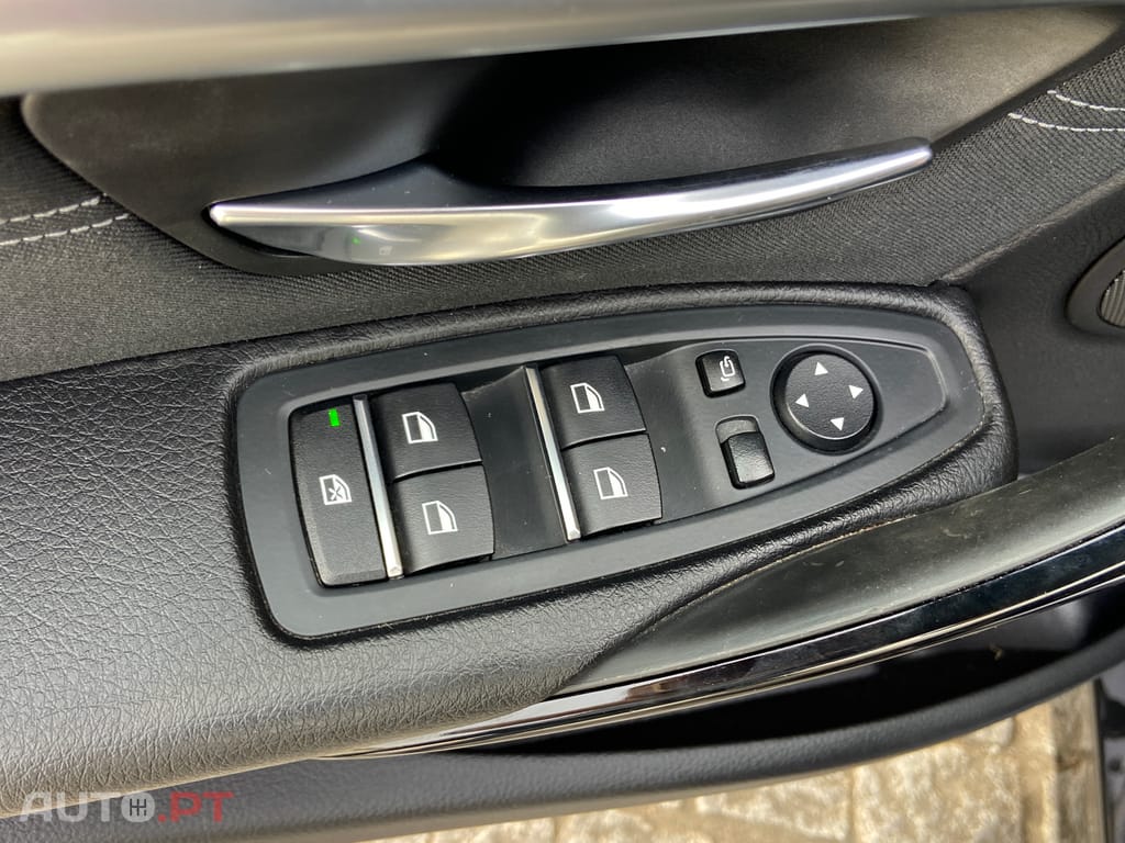 BMW 330 e iPerformace Line Sport Auto