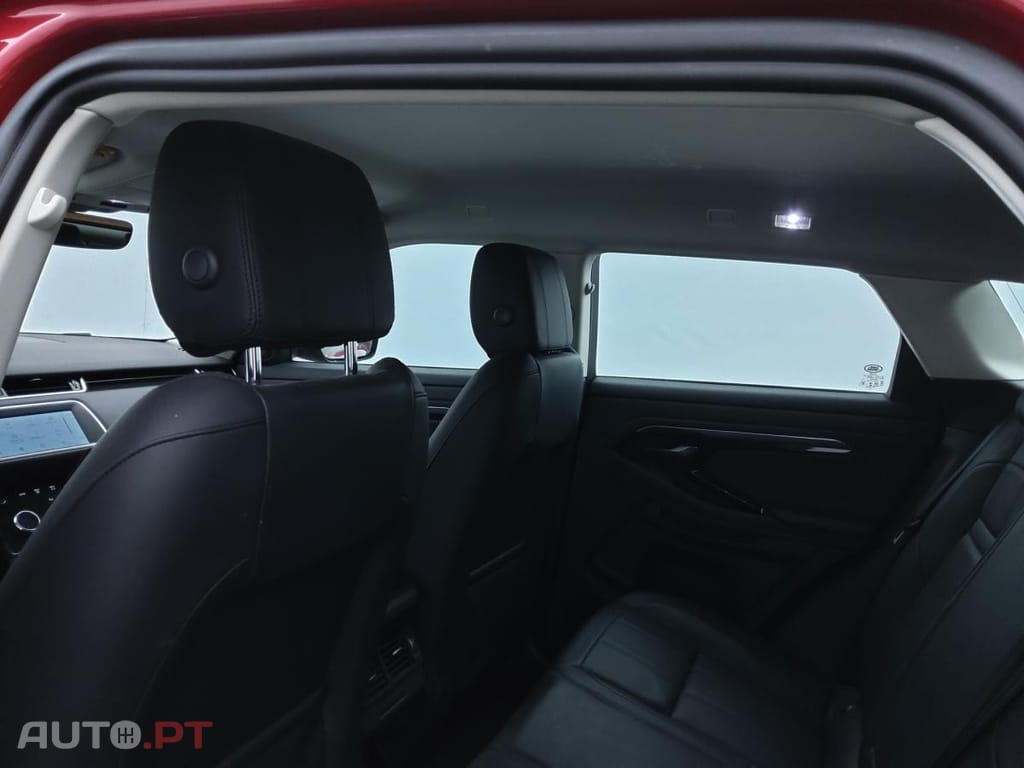 Land Rover Evoque P300e S