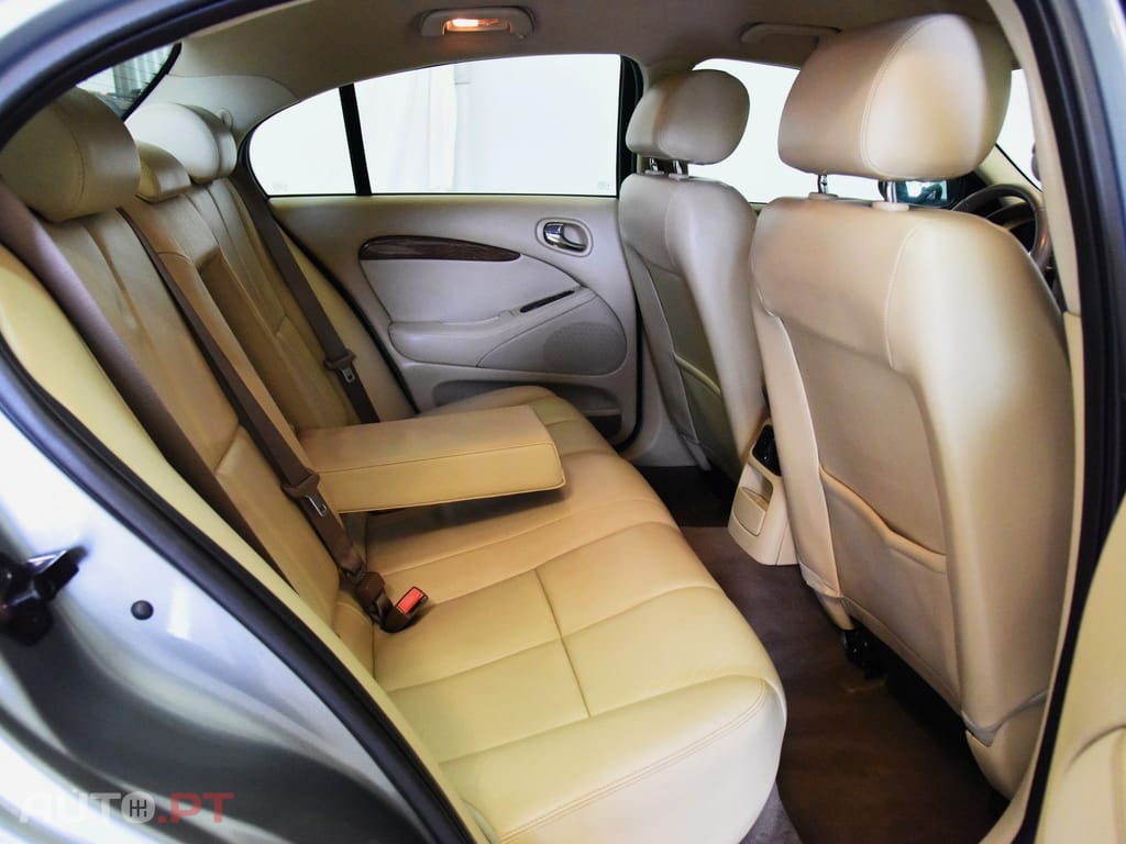 Jaguar S-Type 2.7 D V6 Executive Auto.