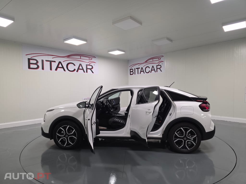 Citroën e-C4 50 kWh Shine — fotografia 16