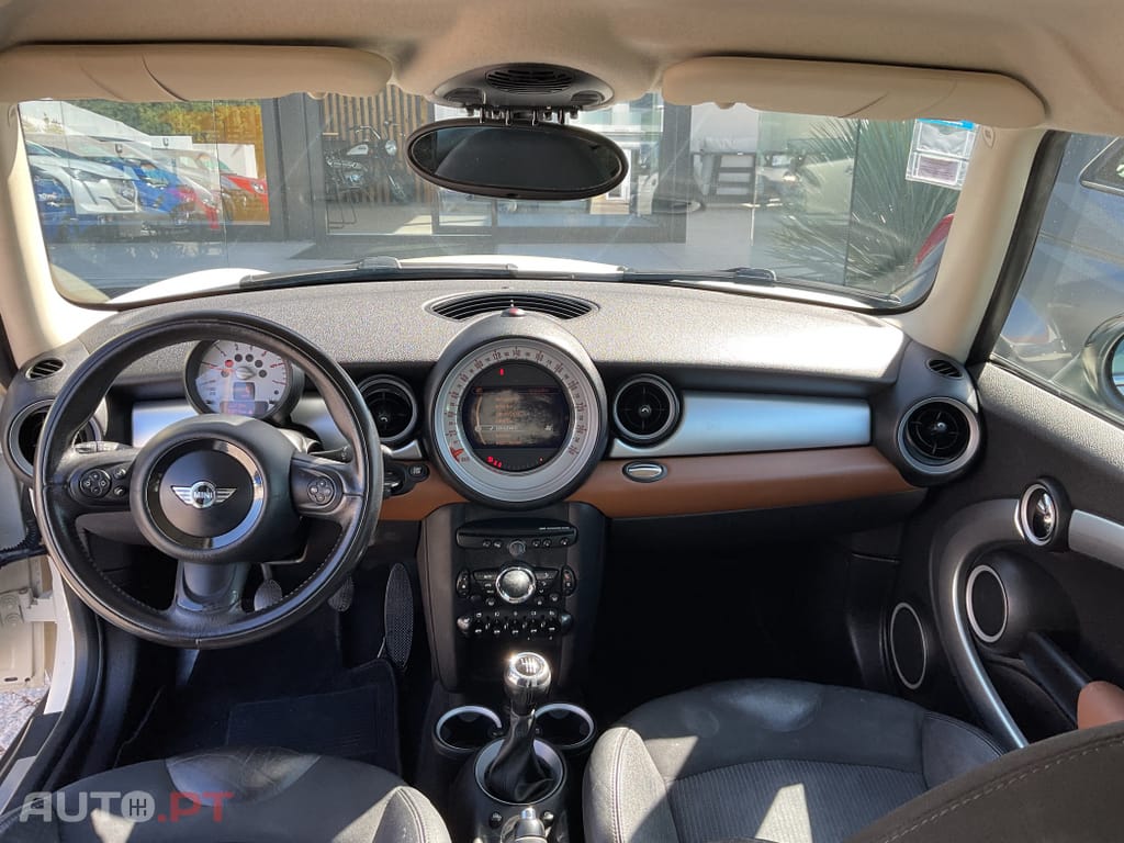 MINI Cooper Cooper D