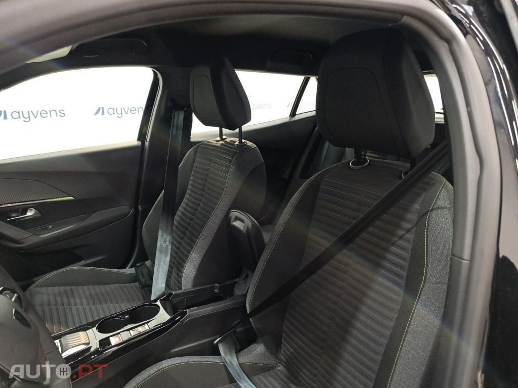 Peugeot E-2008 54 kWh Active