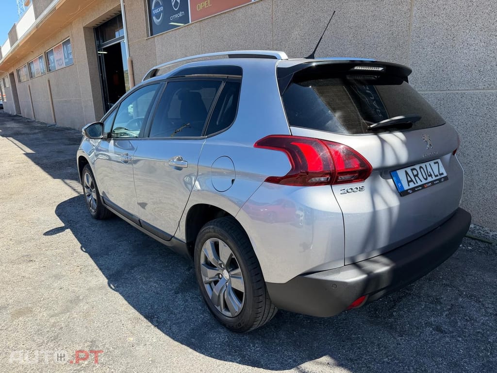 Peugeot 2008 1.2 PureTech Style