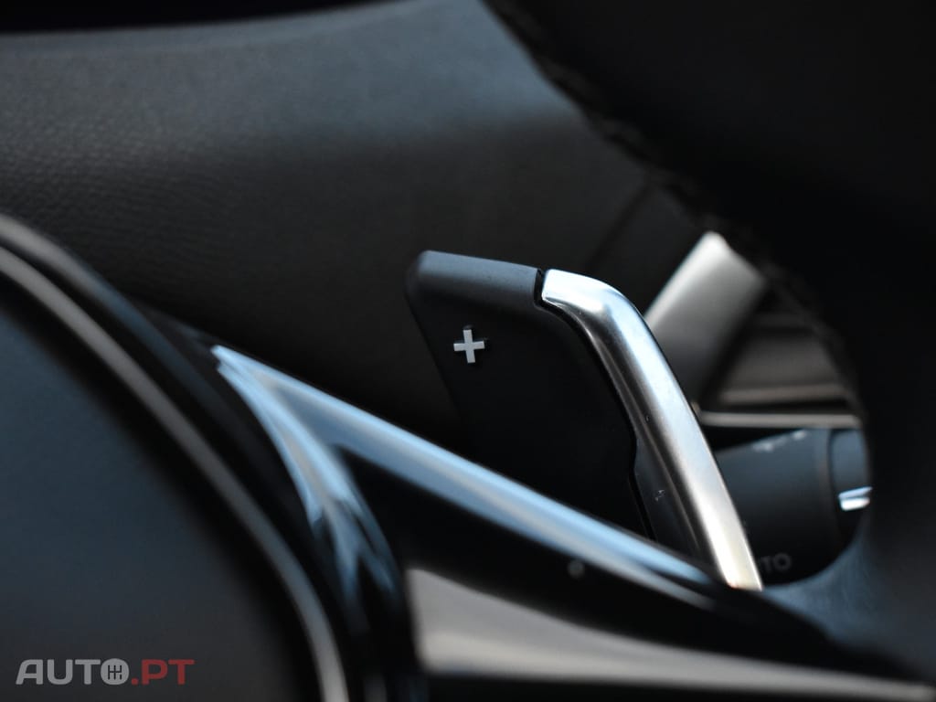 Peugeot 3008 1.6 Hybrid Allure Pack e-EAT8