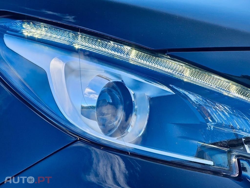 Peugeot 2008 1.2 PureTech Allure EAT6