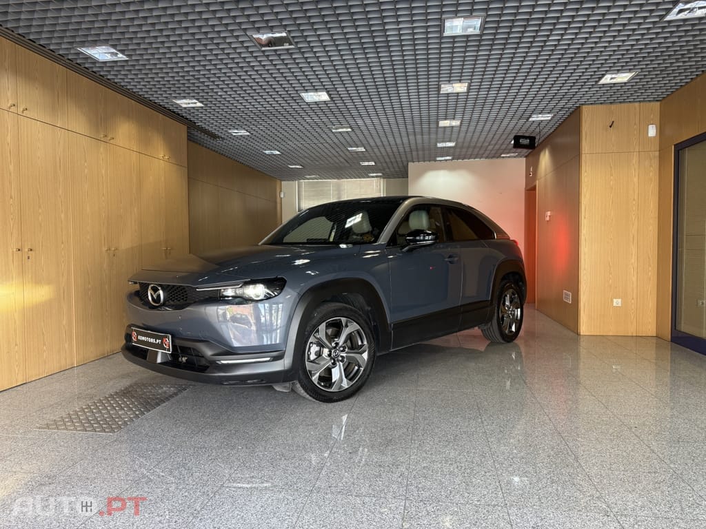 Mazda MX-30 e-SKYACTIV Advantage+Modern Confidence