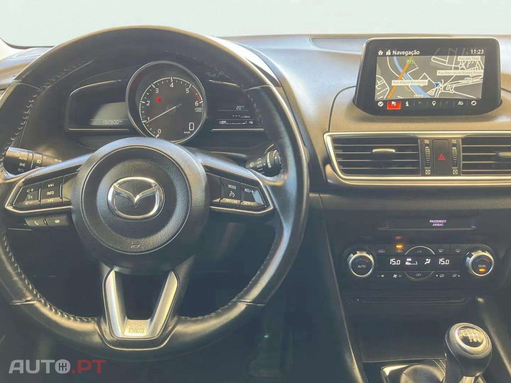 Mazda 3 1.5 Sky-D Excellence Navi