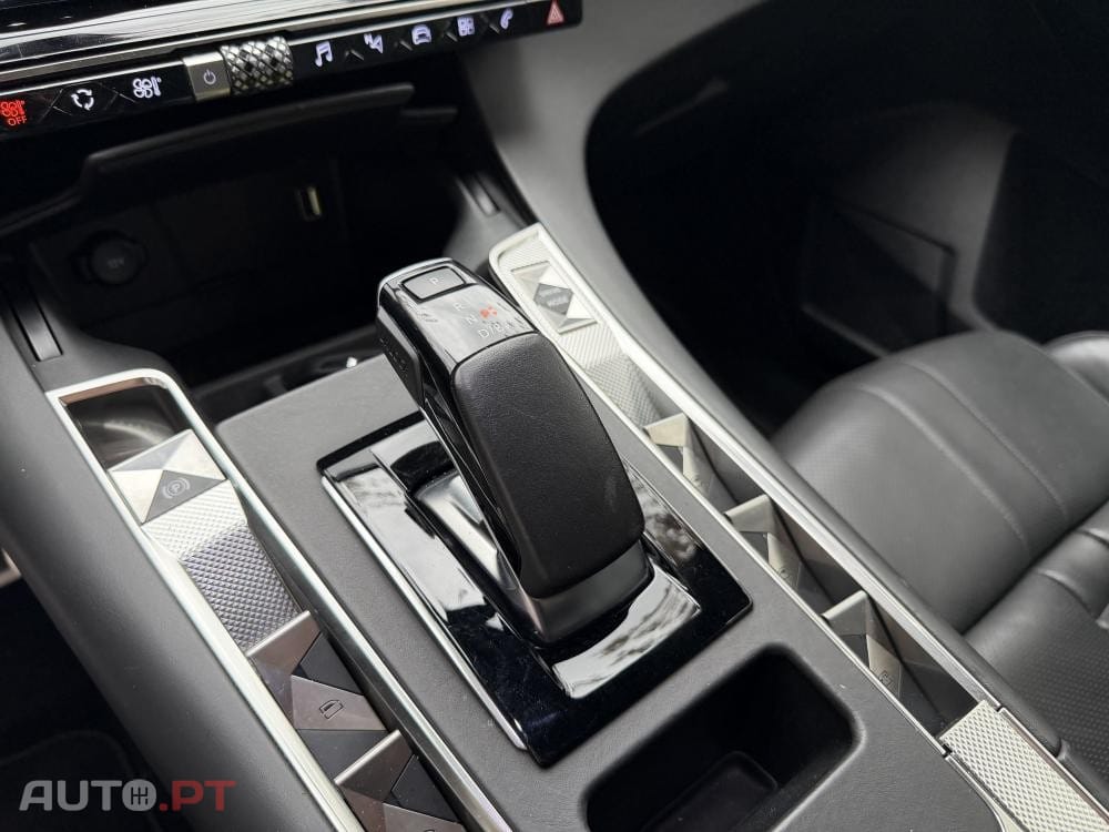 DS DS7 Crossback E-Tense Performance Line EAT8