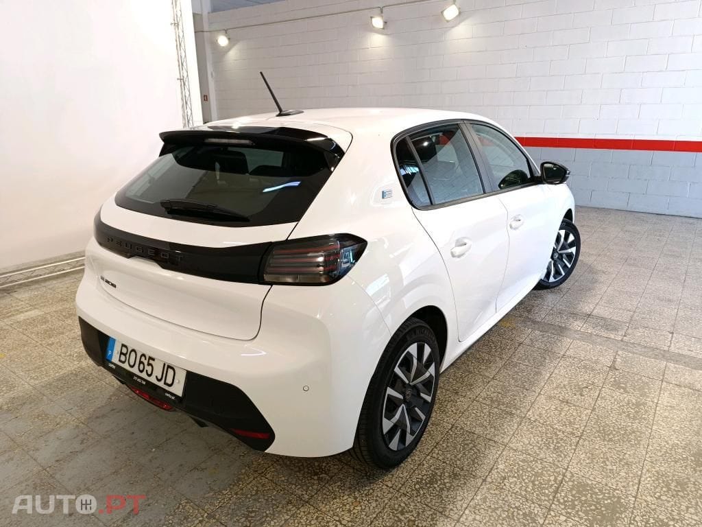 Peugeot E-208 50 kWh Active