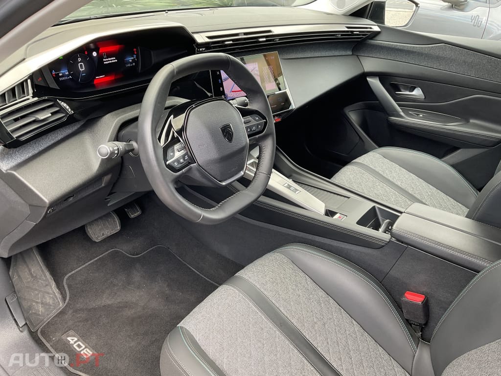 Peugeot 408 1.2 PureTech Allure EAT8