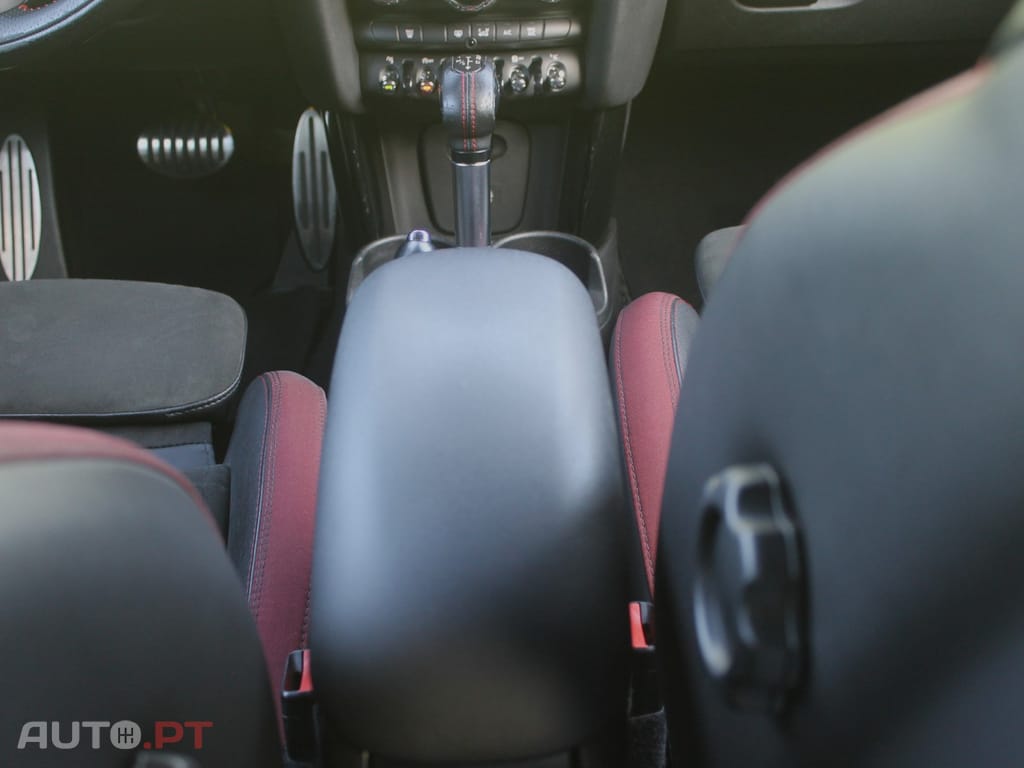 MINI John Cooper Works Auto Desportiva