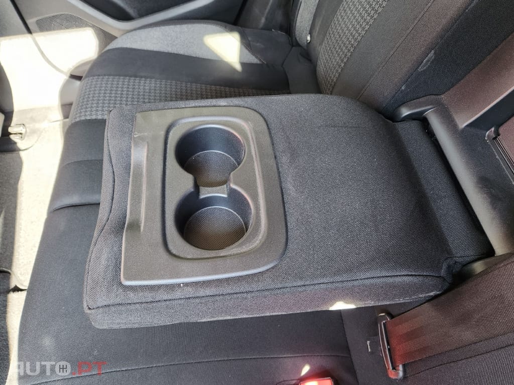 Peugeot 3008 1.5 BlueHDi Active
