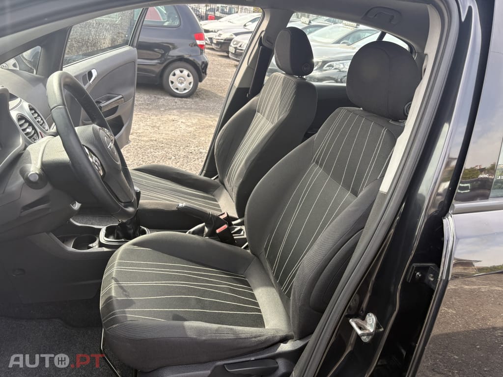 Opel Corsa 1.2 Enjoy