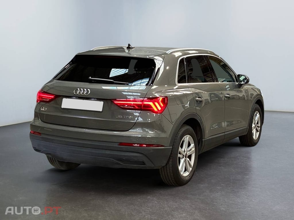 Audi Q3 35 TFSI S Tronic Business Line