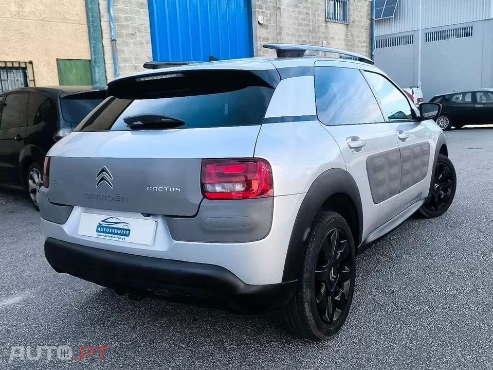 Citroën C4 Cactus 1.6 BlueHDi Shine ETG6 — fotografia 4
